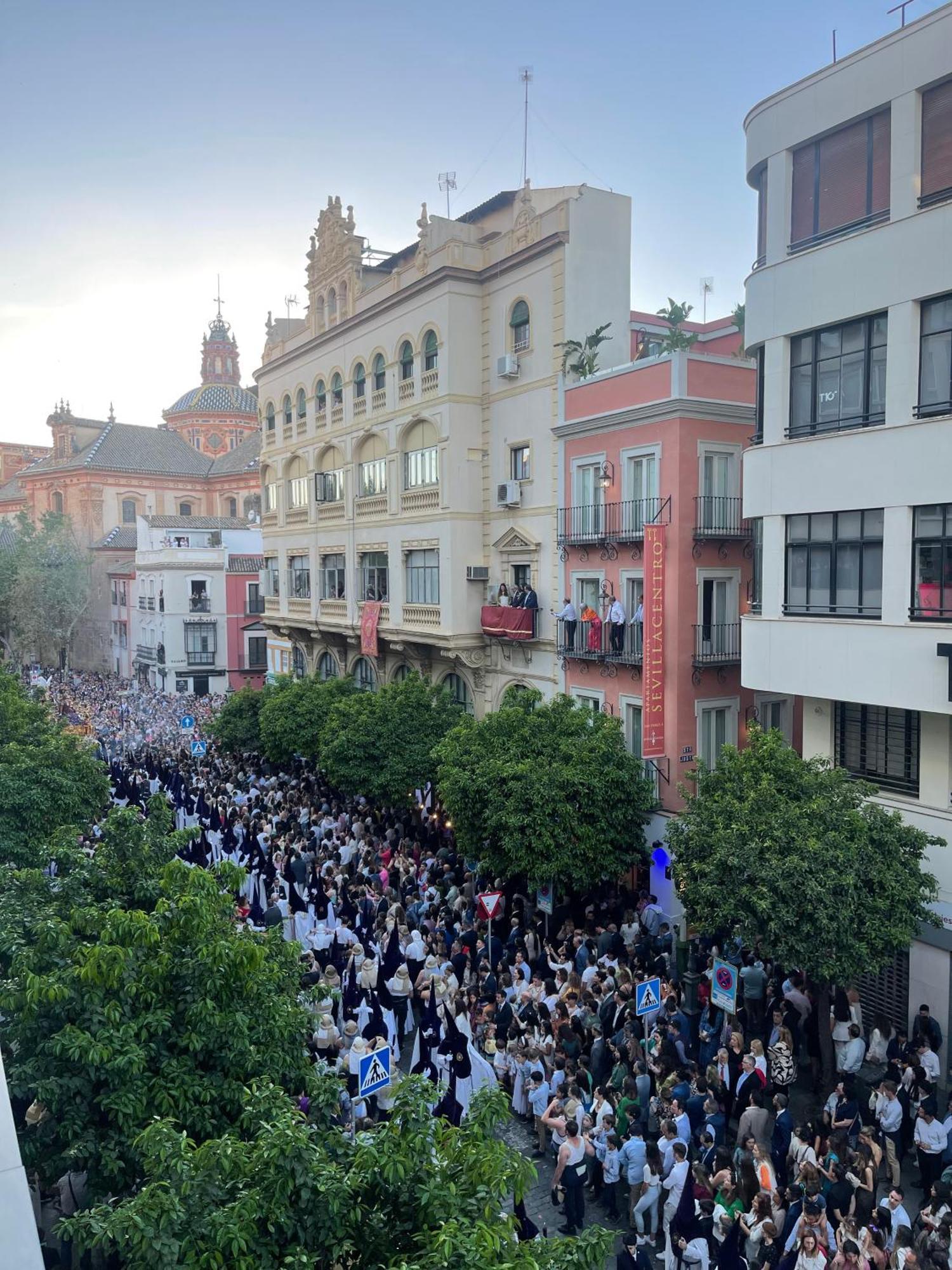 Apartamentos Sevilla Centro Luaran gambar